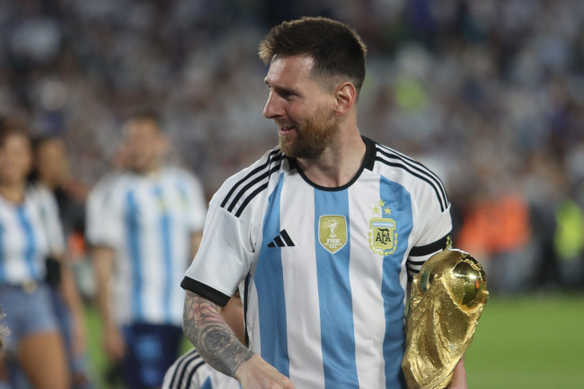レオ・メッシ、ワールドカップ決勝前にアルゼンチン代表から感動的な別れのメッセージを伝える