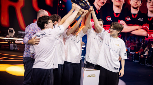 eスポーツワールドカップ2026:100 Thievesが初の主要な国際Valorant トロフィーを掲げる
