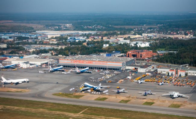 ウクライナの無人機攻撃がロシアの航空交通を混乱させ、一時的な座礁を促す